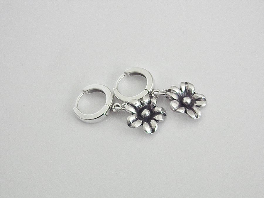 Silver Flower Earrings 