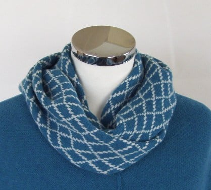 Merino Lambswool Circle Scarf Turquoise Cream White