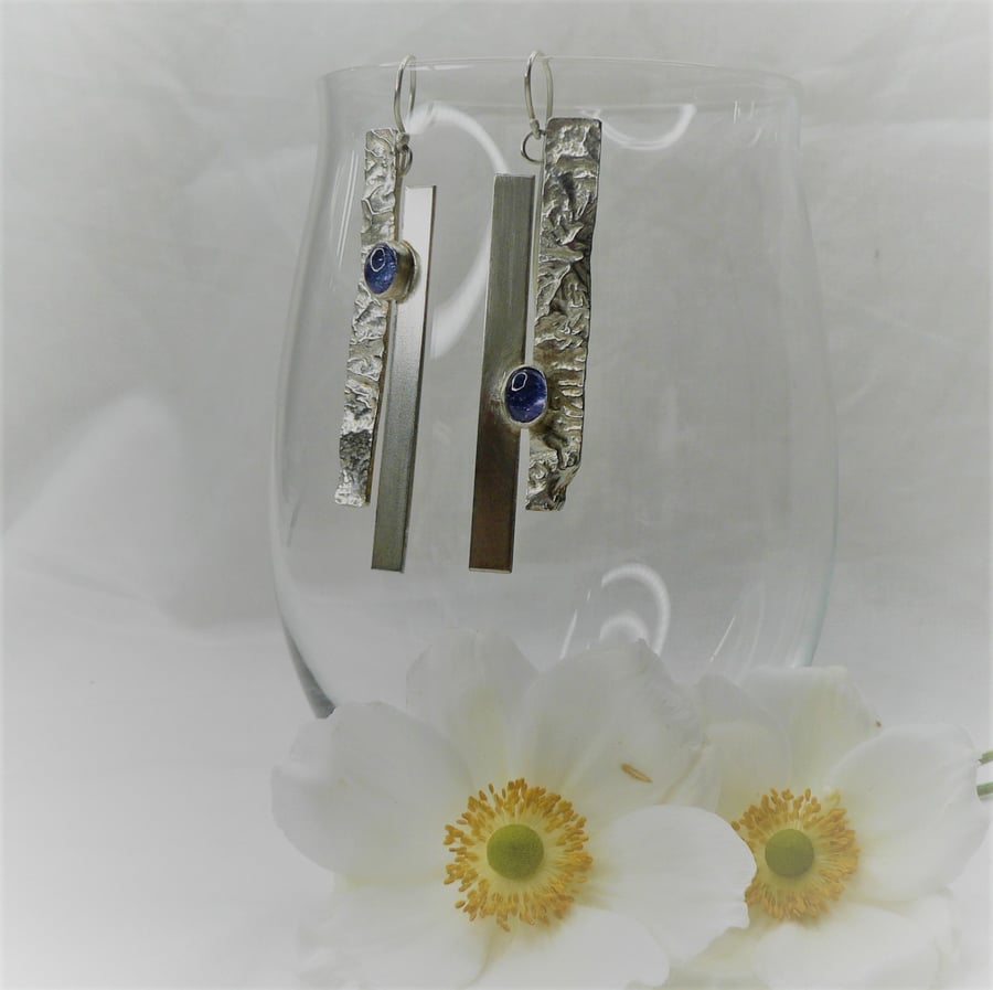 Silver earrings with tanzanite
