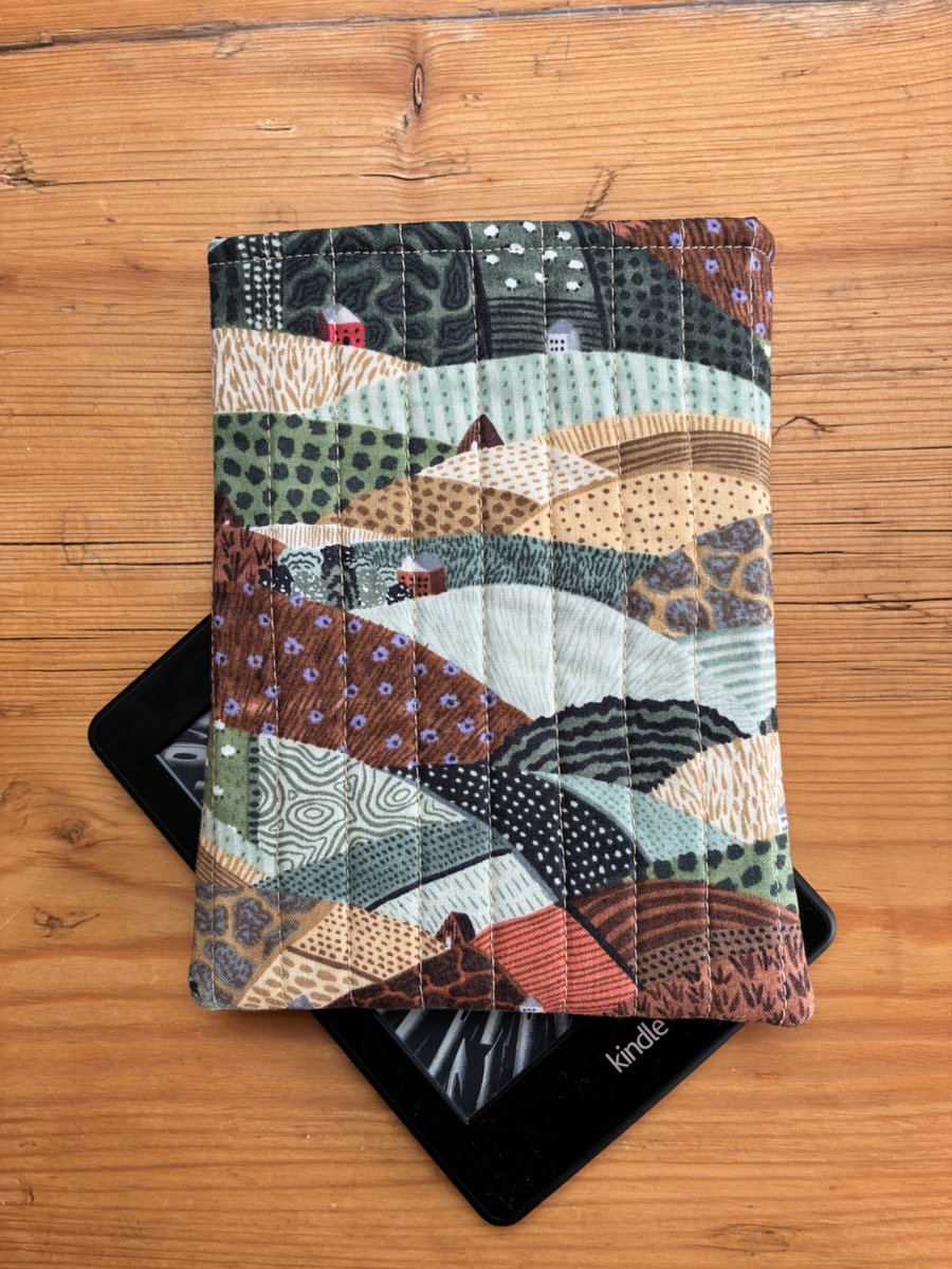 Countryside Quilted Fabric Sleeve For 6" Kindle Paperwhite 