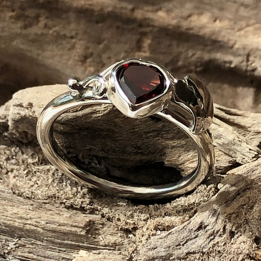 6mm heart shaped garnet sterling silver ring -00002769