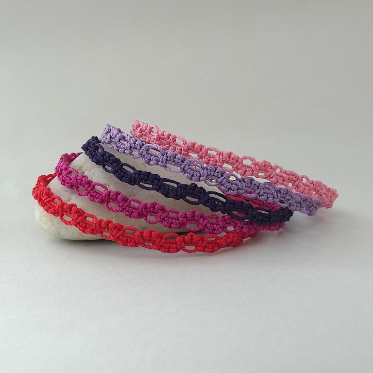  Handmade Macramé bracelet with stainless steel clasp, 5 colour options. Ref:528