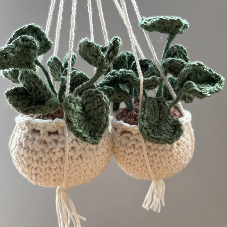 Hanging Devil's Ivy Plant, Hanging Basket, Faux Plant Decoration