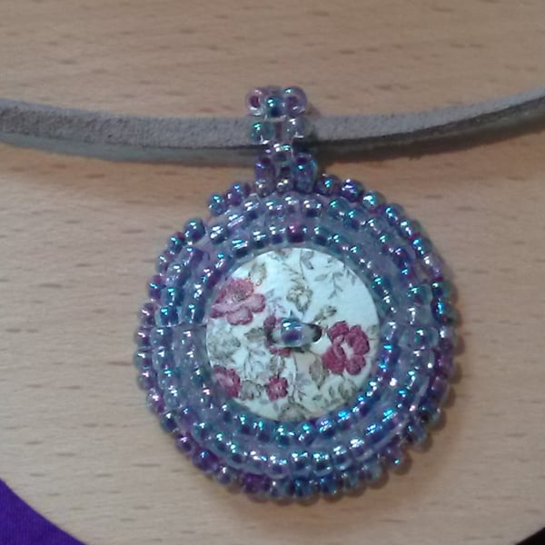 Violet pendant