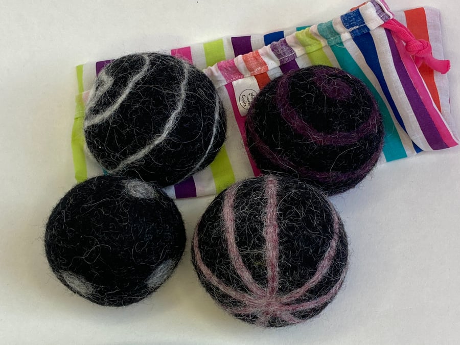 Wool tumble dryer balls. Energy saving and plastic free. Spots and spirals