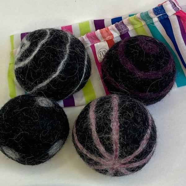 Wool tumble dryer balls. Energy saving and plastic free. Spots and spirals