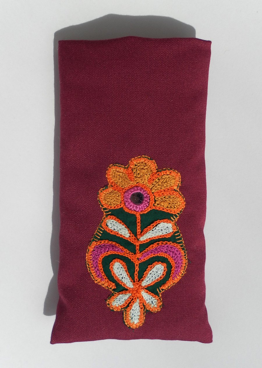 Appliquéd Glasses Case