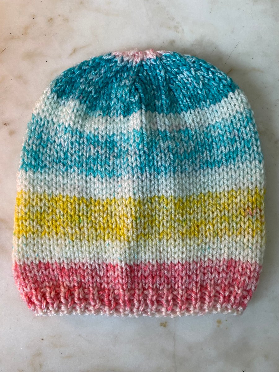Striped baby beanie, 0-3 months. Handknitted 