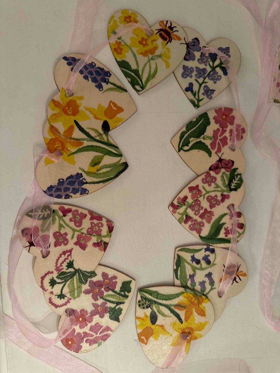 Emma Bridgewater inspired wildflowers and insects double heart garland 