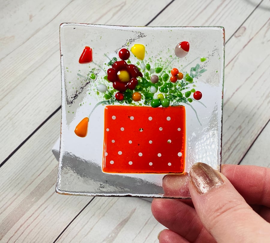 Pretty red flower pot fused glass trinket dish 