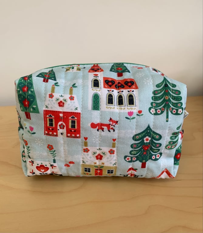 Christmas Theme Quilted Fabric Box Shape Makeup Bag