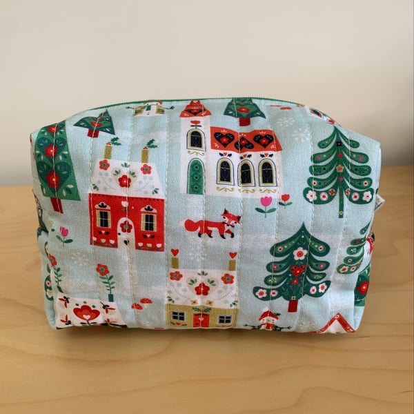 Christmas Theme Quilted Fabric Box Shape Makeup Bag