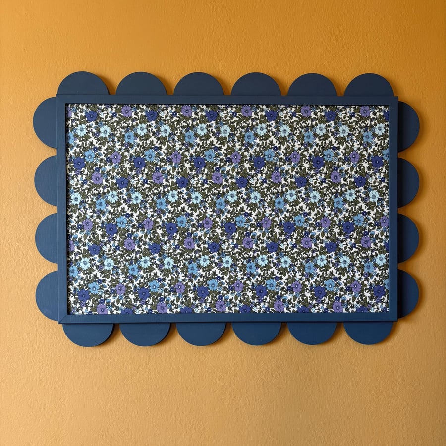 The Taylor: Handmade Luxury Picture Board With Elegant Scalloped Edge Design