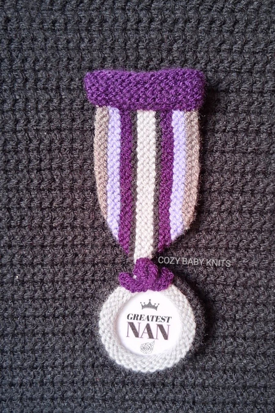 KNITTED AWARDS MEDAL WITH REMOVABLE MESSAGE