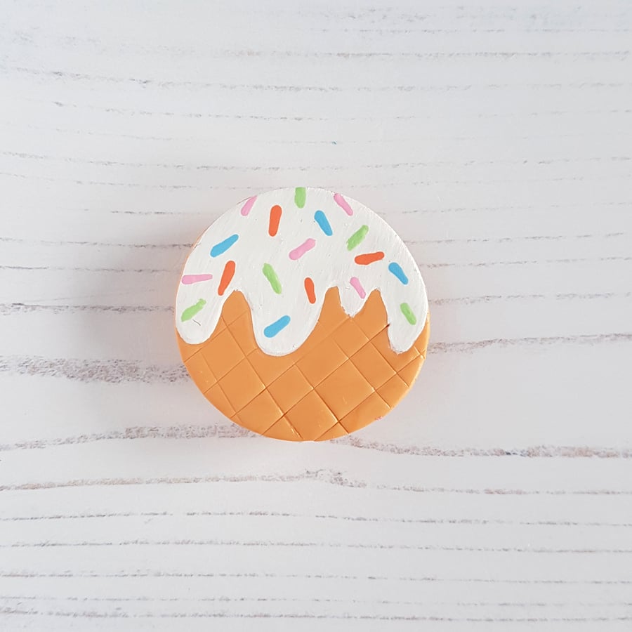 Ice cream cone magnetic needle minder, polymer clay, Summer, food
