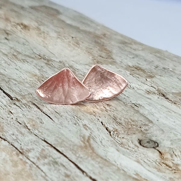 Small Textured Copper Fan Shaped Stud Earrings (ERCUSTFN1) - UK Free Post