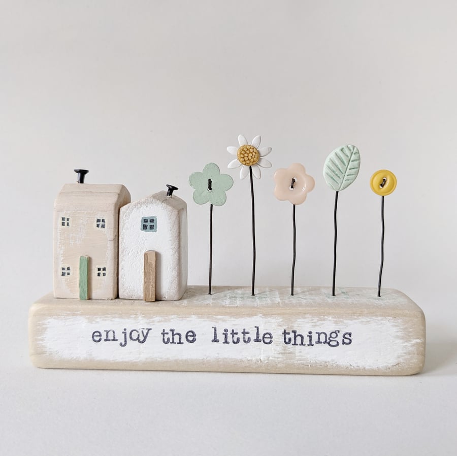 Little Wooden Houses with Clay & Button Garden 'Enjoy the little things'