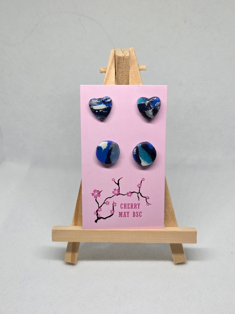 Blue marbled stud earrings, hearts and circles