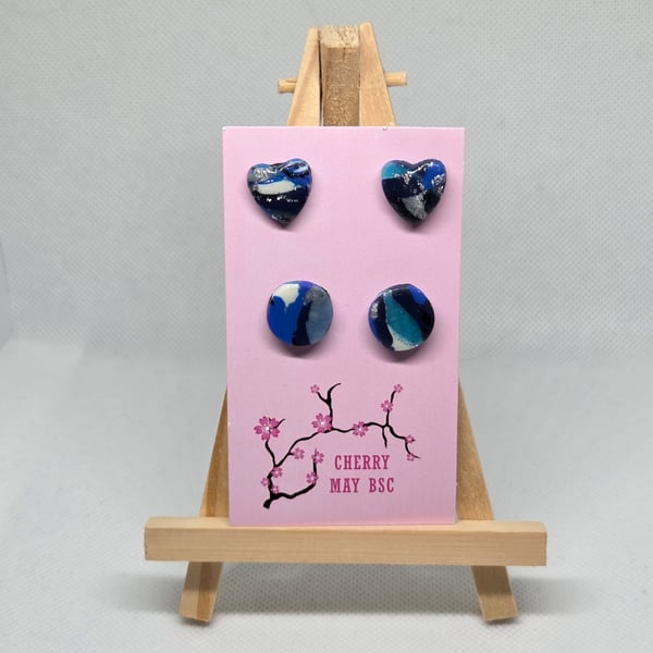 Blue marbled stud earrings, hearts and circles