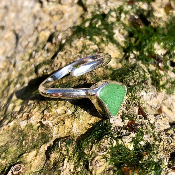 Kelly Green Sea Glass and Sterling Silver Adjustable Ring - 1077