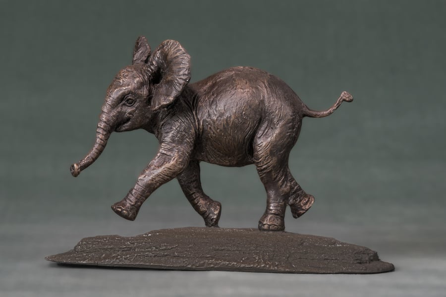 Playing Baby Elephant Animal Statue Small Bronze Resin Sculpture