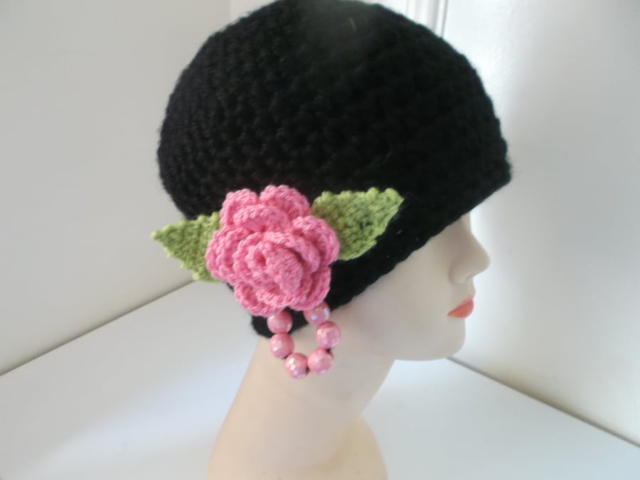 BLACK CHUNKY BEANIE  FLOWER ON SIDE