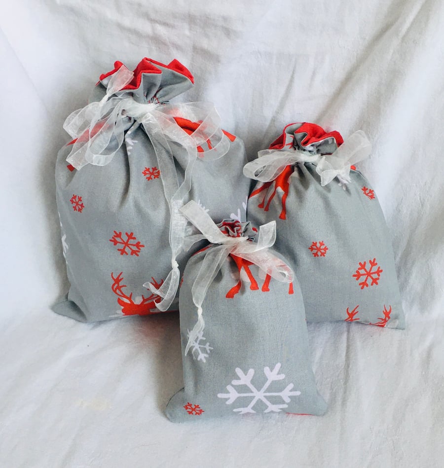 Christmas Gift Bags, Drawstring Gift Bags, Set of Fabric Bags, Reusable Bags.