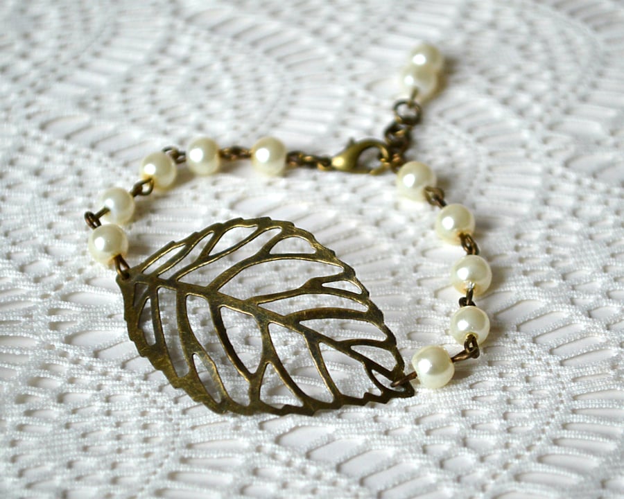 Bracelet with Cream Pearls and Bronze Leaf