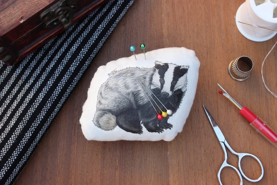 Badger Welsh Tweed Magnetic Pin Cushion - Animal Plush Needle Minder Gift