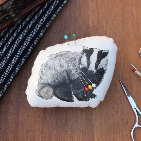 Badger Welsh Tweed Magnetic Pin Cushion - Animal Plush Needle Minder Gift
