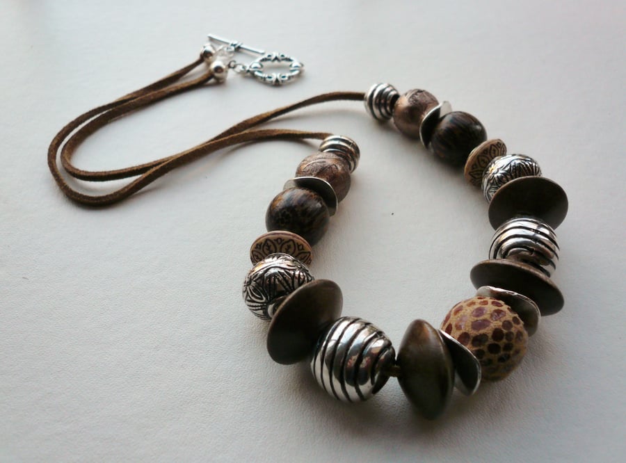 Chunky Nut Brown and Silver Beaded Necklace   KCJ783
