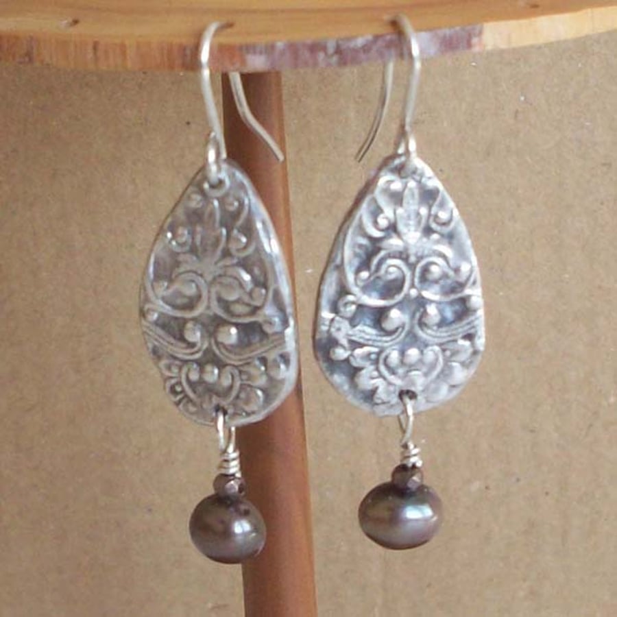 Fine Silver 999 Rococo Earrings with Chocolate Pearl