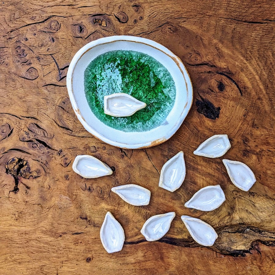 Ceramic soap dish, trinket dish, complete with ceramic rowing boat