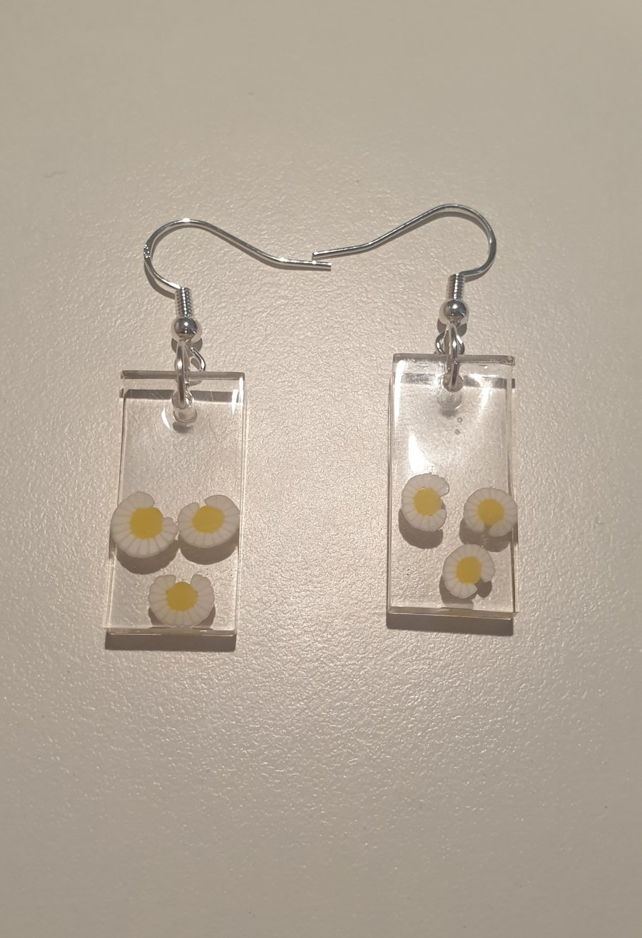 Rectangle daisy resin earrings