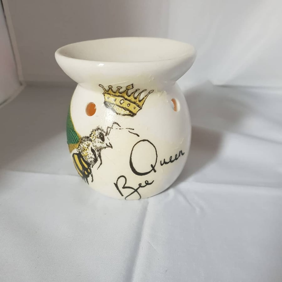 Queen bee oil or wax burner 