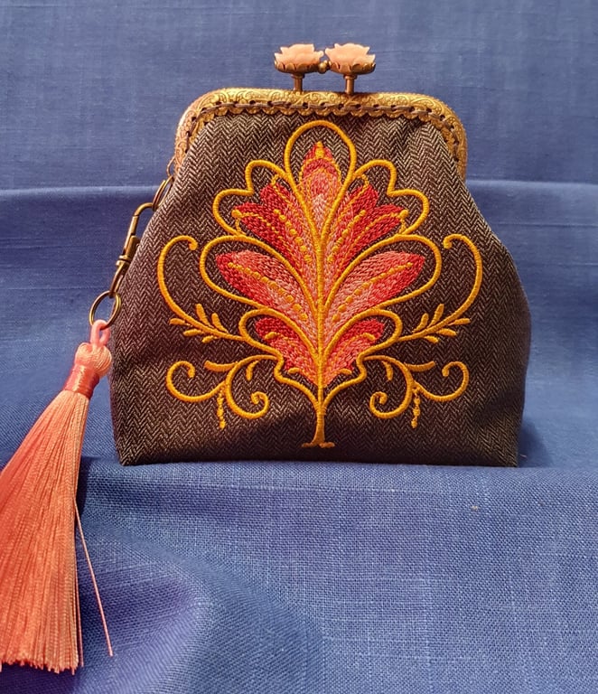 The Gilded Mirage Oak Leaf Coin Purse