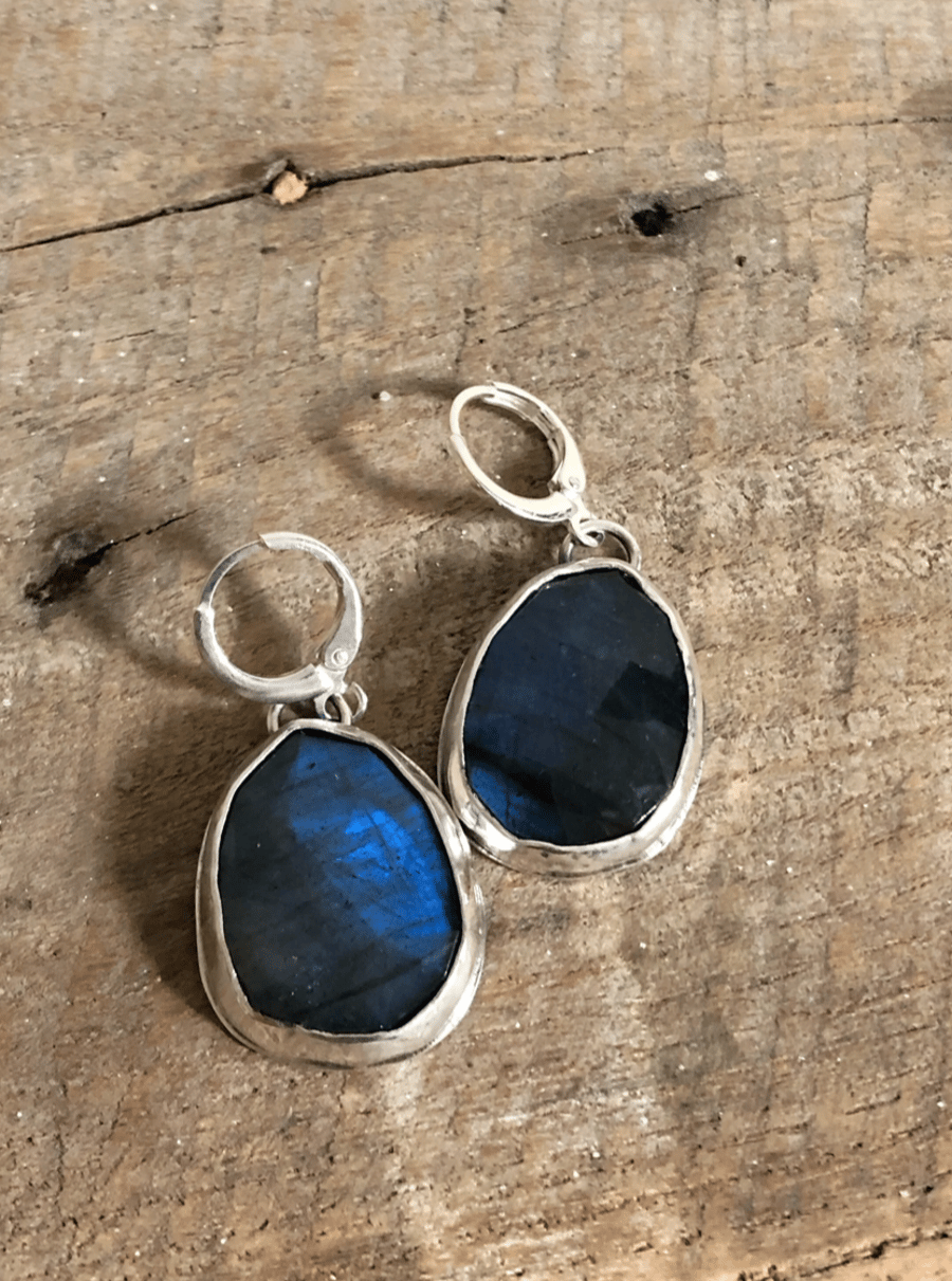 Blue Flash Labradorite Earrings -  Silver Earrings - Dangle Earrings