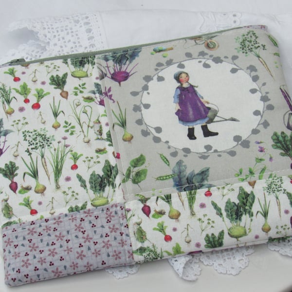  Cute Patchwork Zipper Pouch, Make up Bag, Sanitary Pouch, Coin Purse