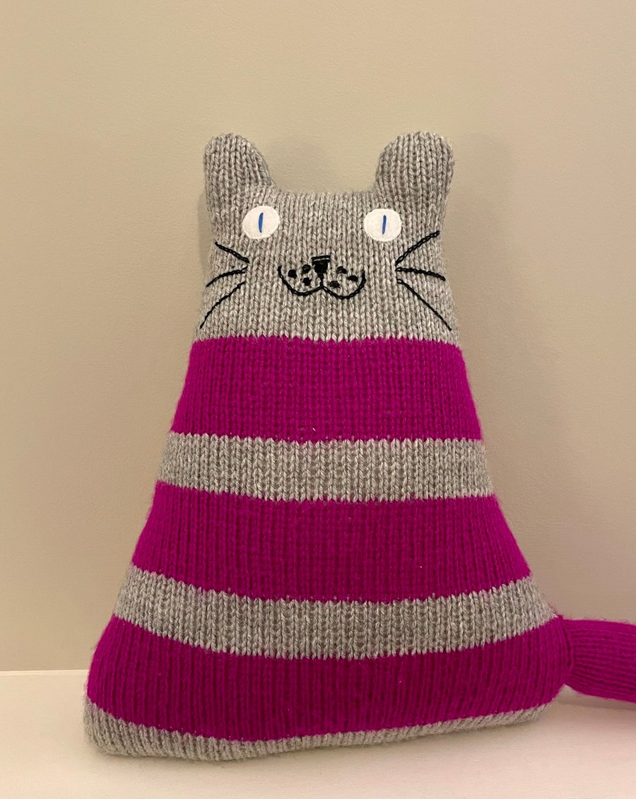 Grey and magenta  handknitted cat 