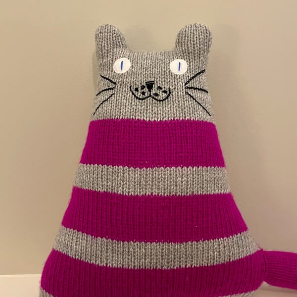 Grey and magenta  handknitted cat 