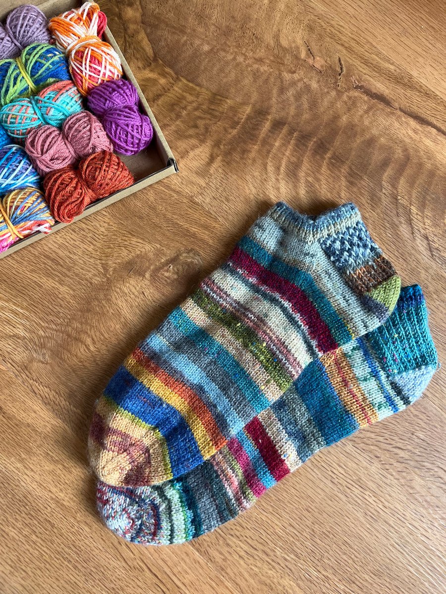 Scrappy shorty socks knitting kit