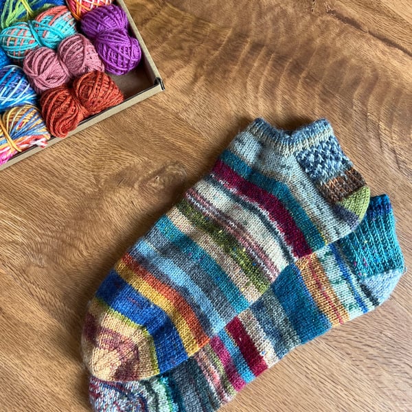 Scrappy shorty socks knitting kit