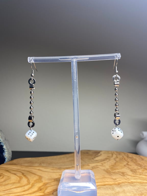 Lucky Ball-chain Dice Earrings 