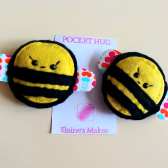 'Bumble Bee' pocket hug & pocket hug card hand sewn in wool blend felt (yellow)