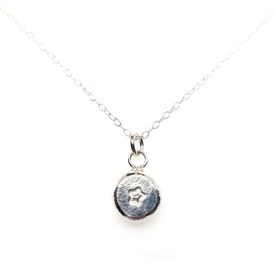 Silver Star Pebble pendant necklace
