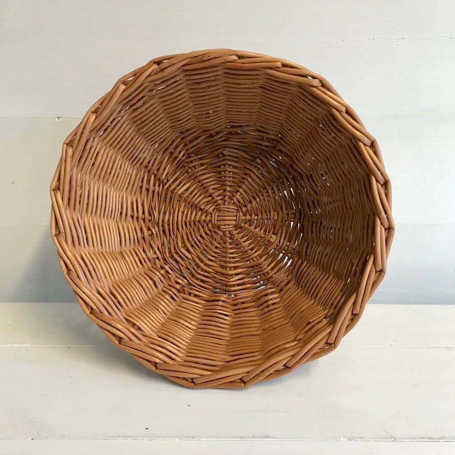 Willow Bread Basket - Handmade In Cornwall from Somerset Buff Willow - 638