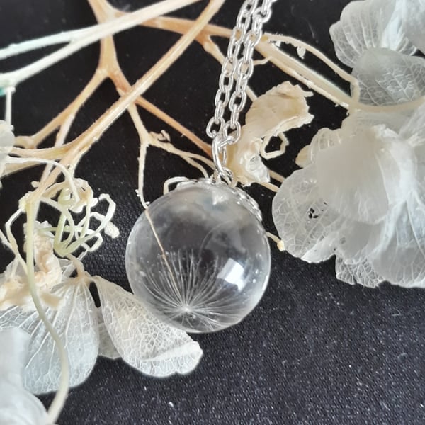 R15 Resin globe necklace with dandelion seed