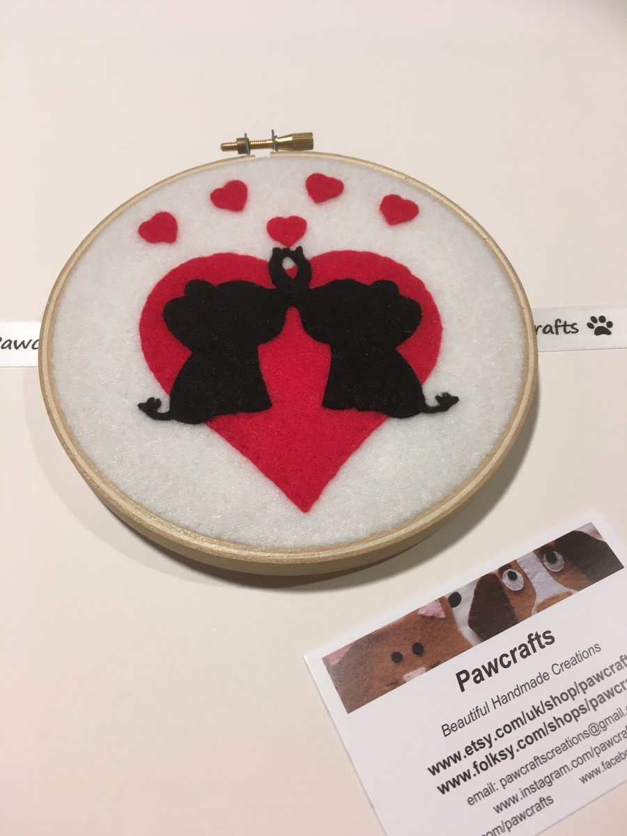 ELEPHANTS  HEART, Valentine, Handmade, Decoration, Hoop Art, Wall Art, Pawcrafts