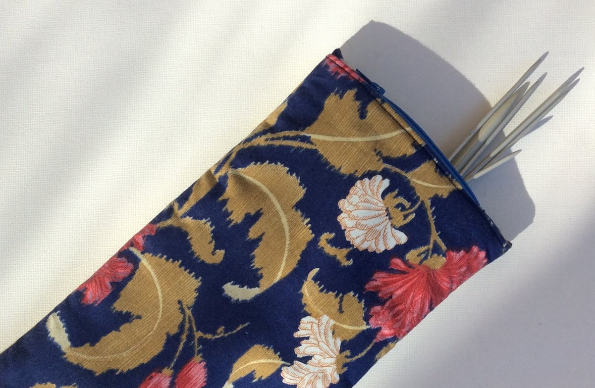 Zipped Knitting Needle Bag