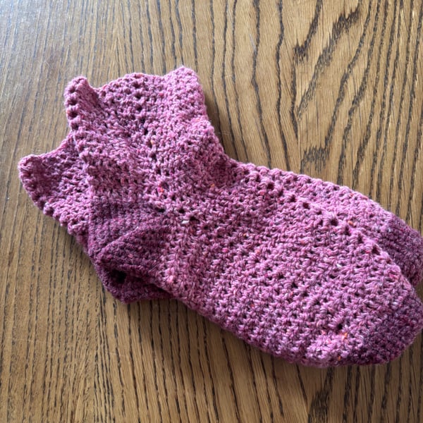 Pair of crochet cosy socks in raspberry and burgundy size 6